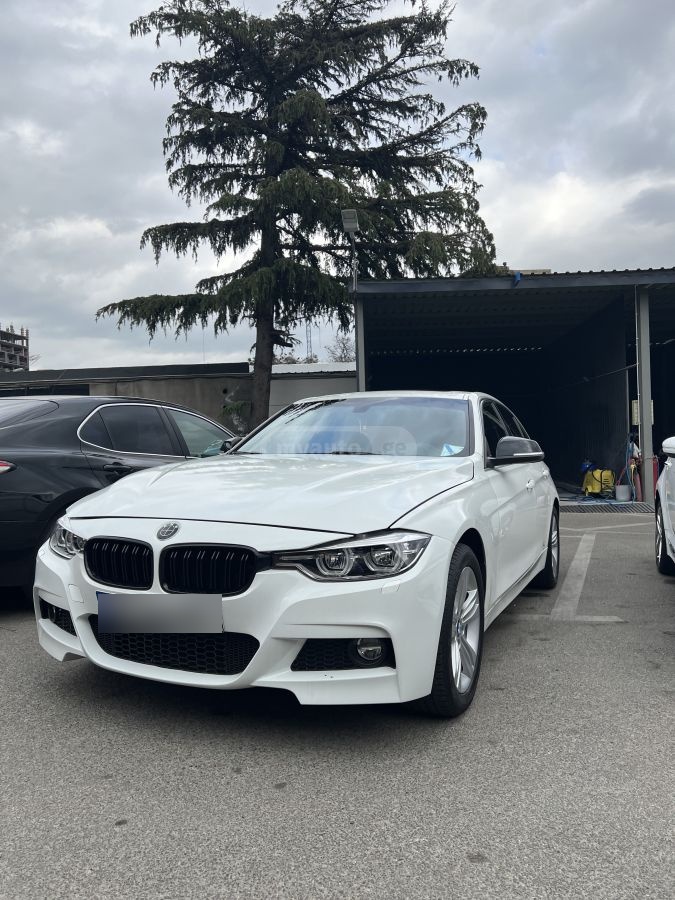 BMW 330 - фото 1