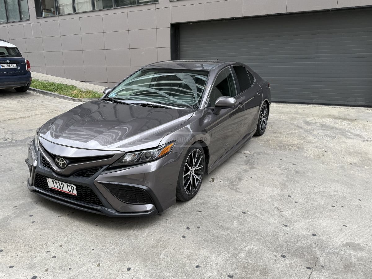 Toyota Camry - фото 2