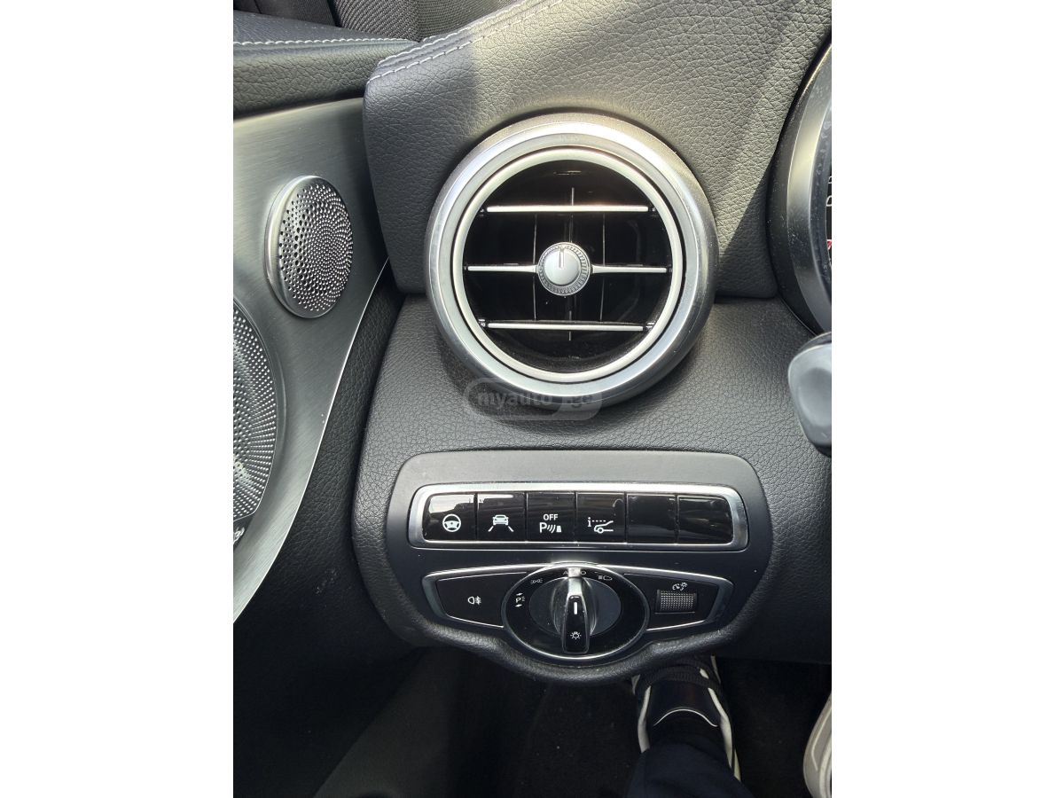 Mercedes-Benz C 300 - фото 8