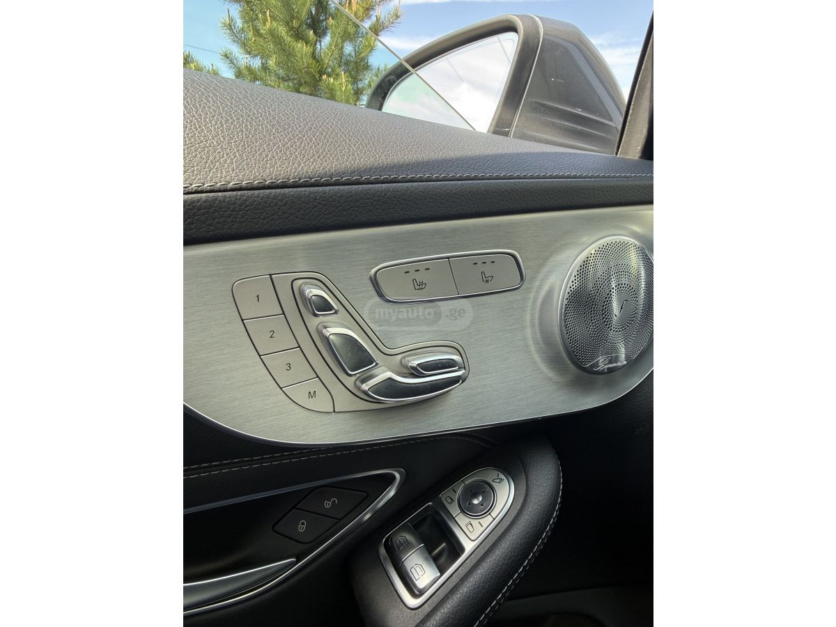 Mercedes-Benz C 300 - фото 9
