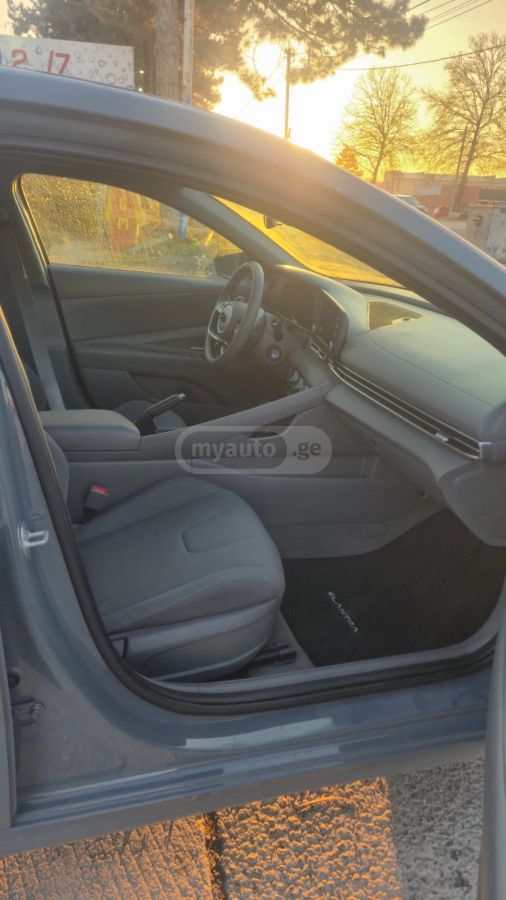 Hyundai SE 4dr Sedan CVT — миниатюра 6