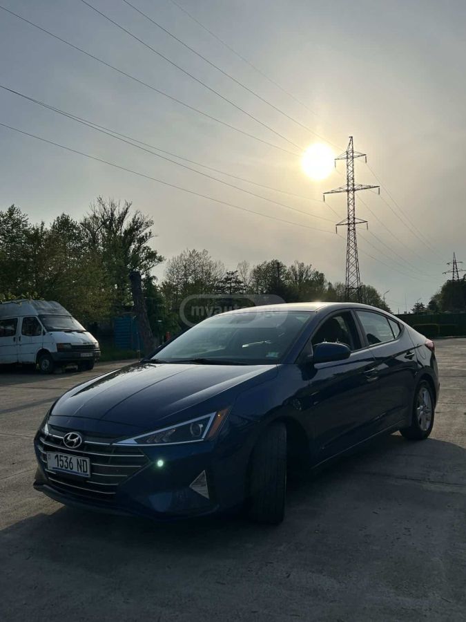 Hyundai Elantra - фото 4