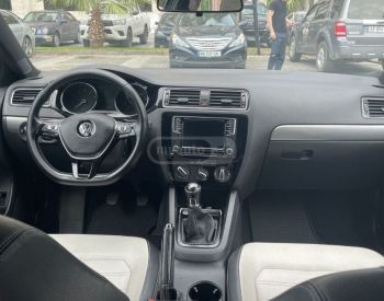 VolkswagenJetta2015