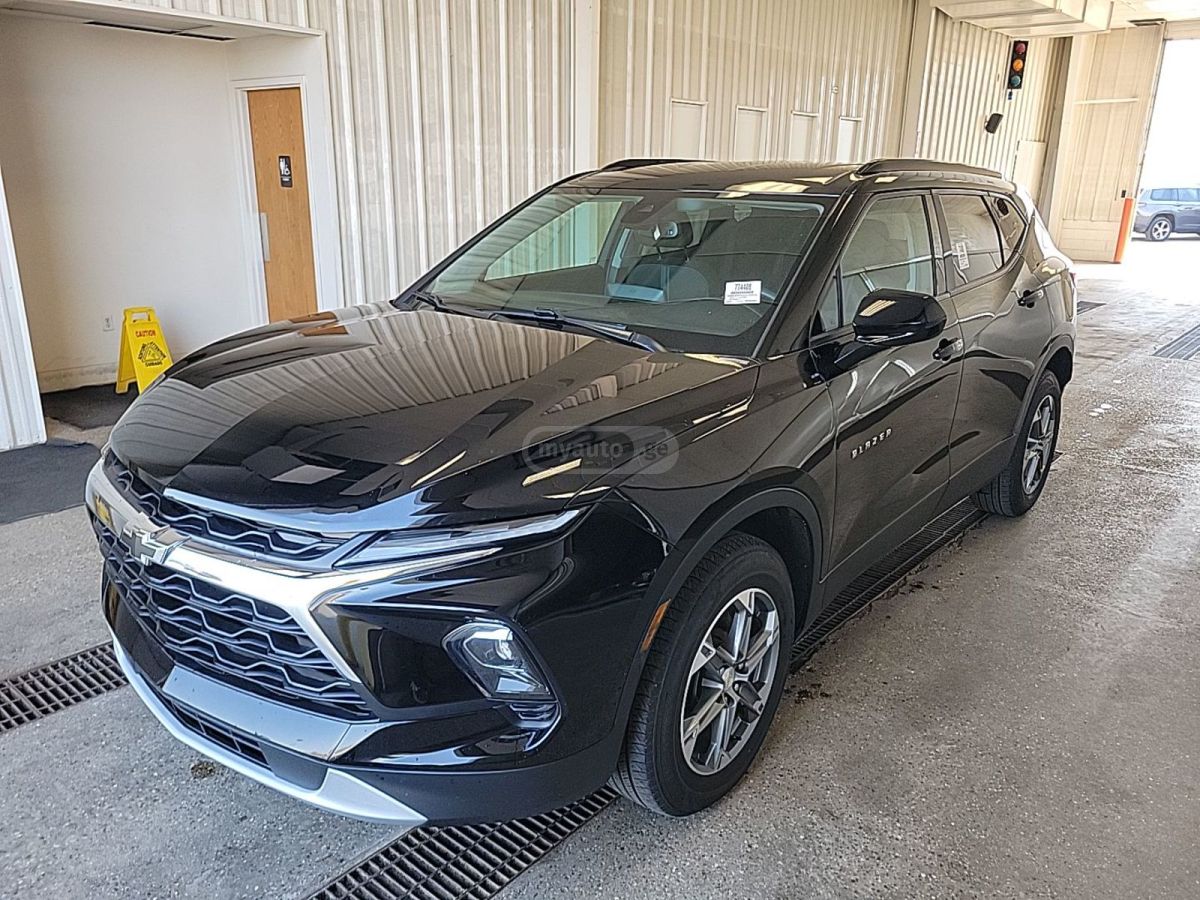 Chevrolet Blazer - фото 1