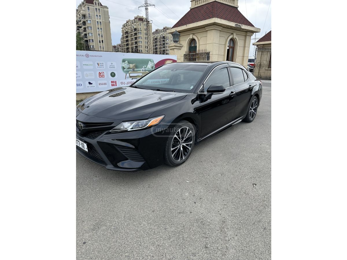 Toyota Camry - фото 2