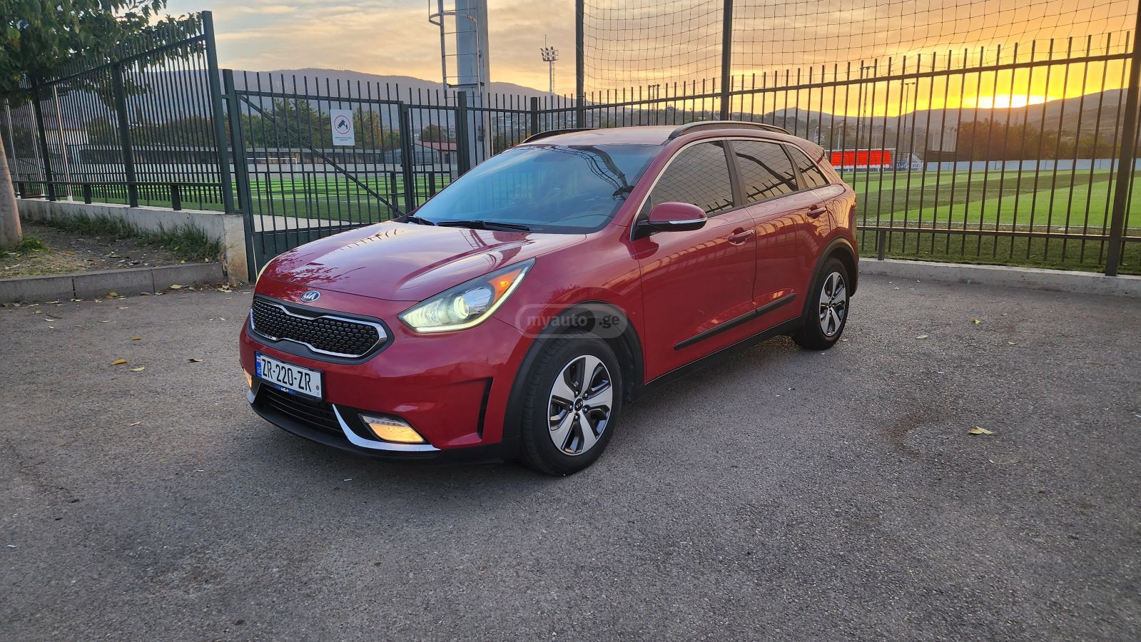 Kia Niro - фото 1