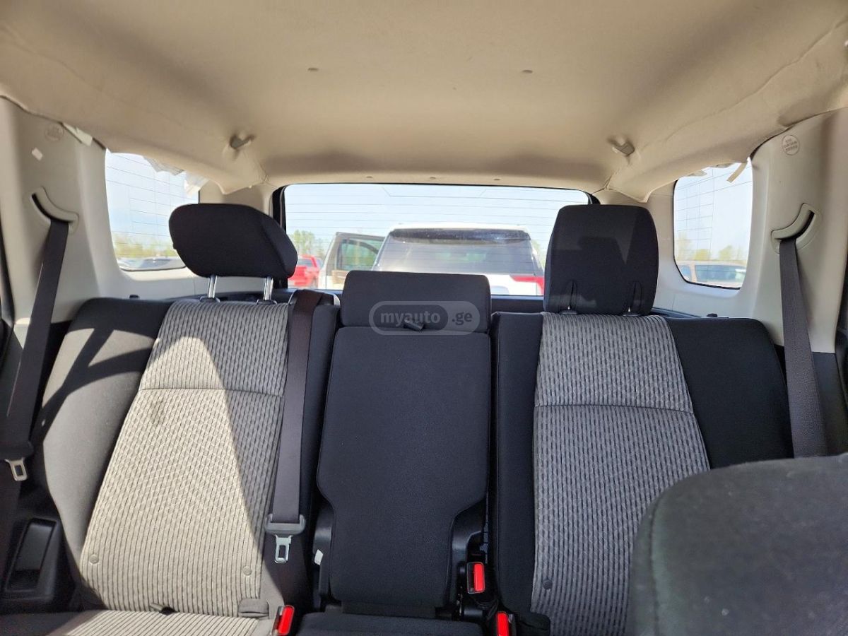 Toyota 4 Runner - фото 10