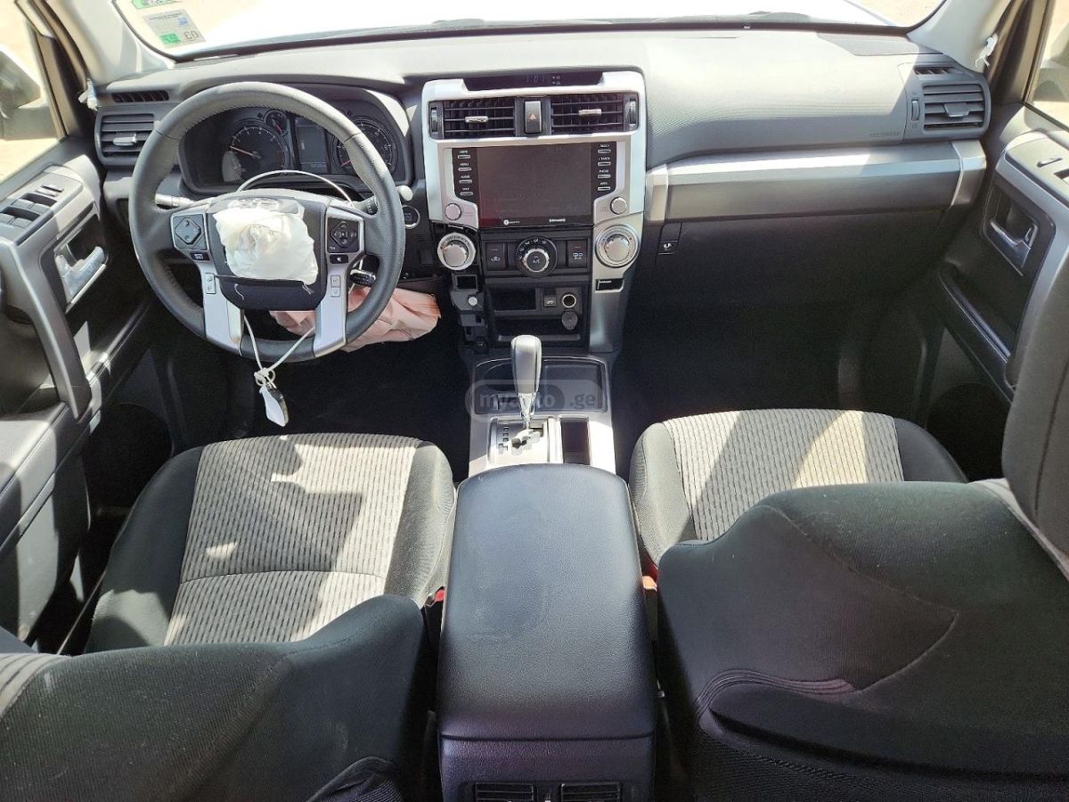Toyota 4 Runner - фото 8