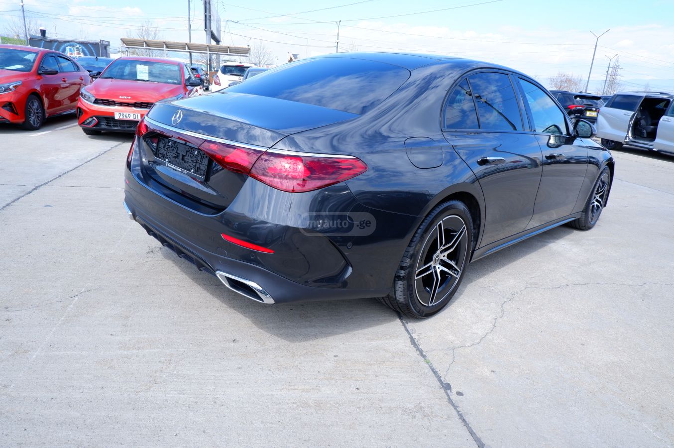 Mercedes-Benz E 200 - фото 4