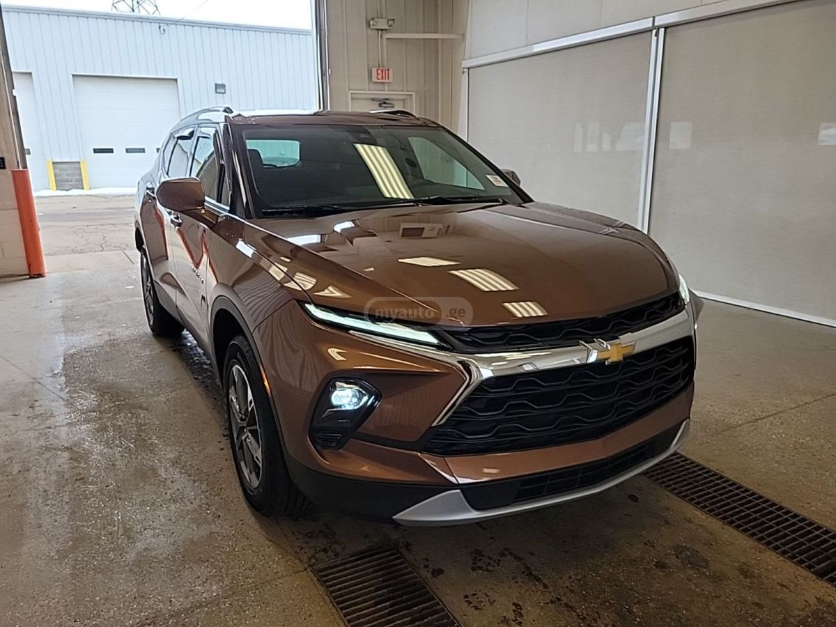 Chevrolet Blazer - фото 1