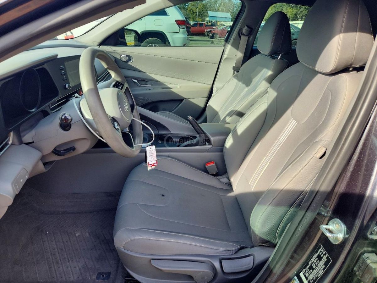 Hyundai Elantra - фото 7