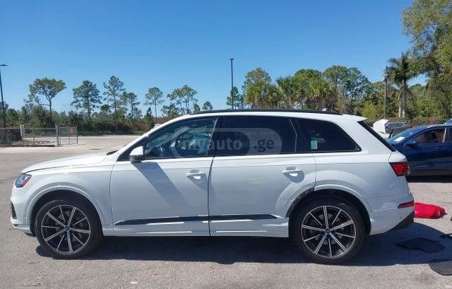 Audi Q7 - фото 12