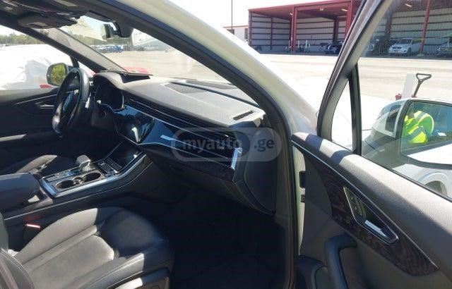 Audi Q7 - фото 5