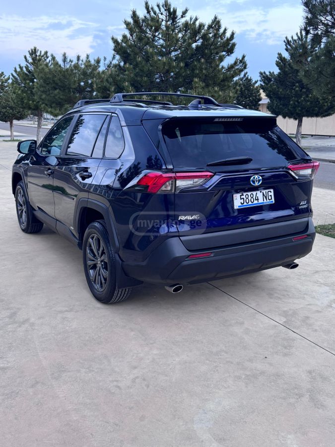 Toyota Rav 4 - фото 3