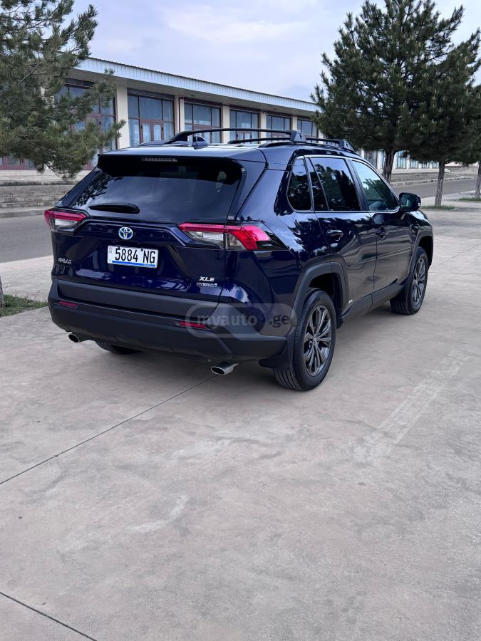 Toyota Rav 4 - фото 4