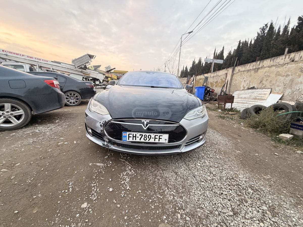 Tesla Model S - фото 2