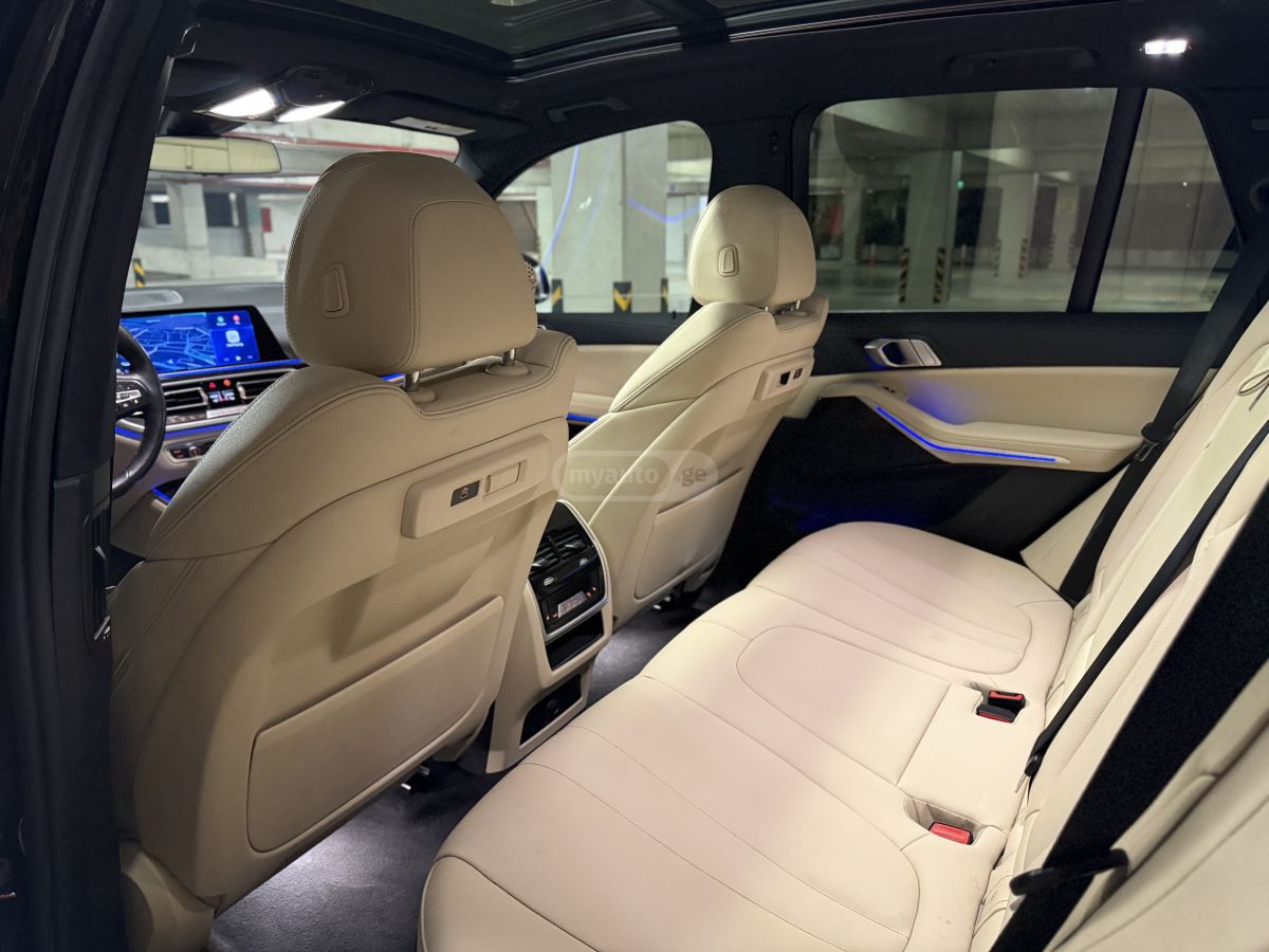 BMW xDrive40i 4dr All-Wheel Drive — миниатюра 10