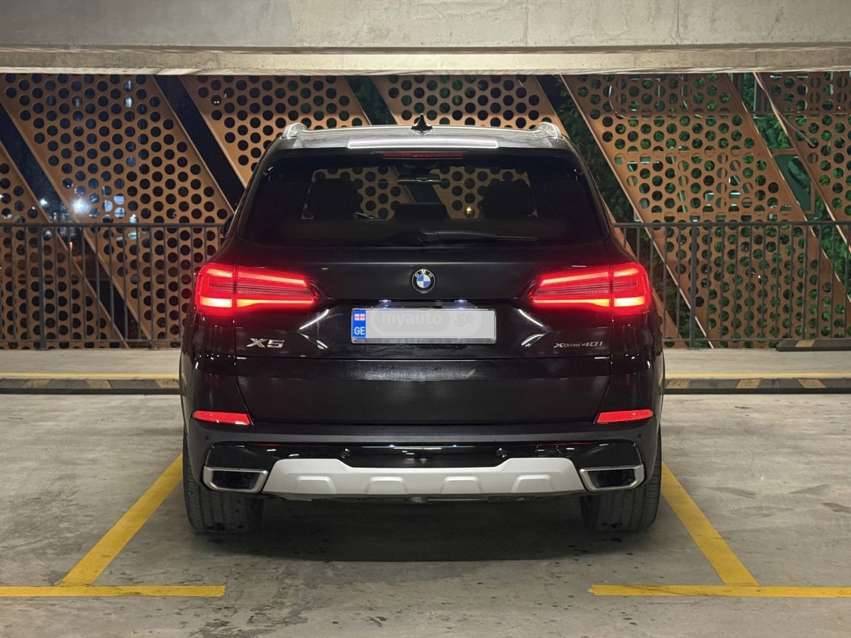 BMW xDrive40i 4dr All-Wheel Drive — миниатюра 4