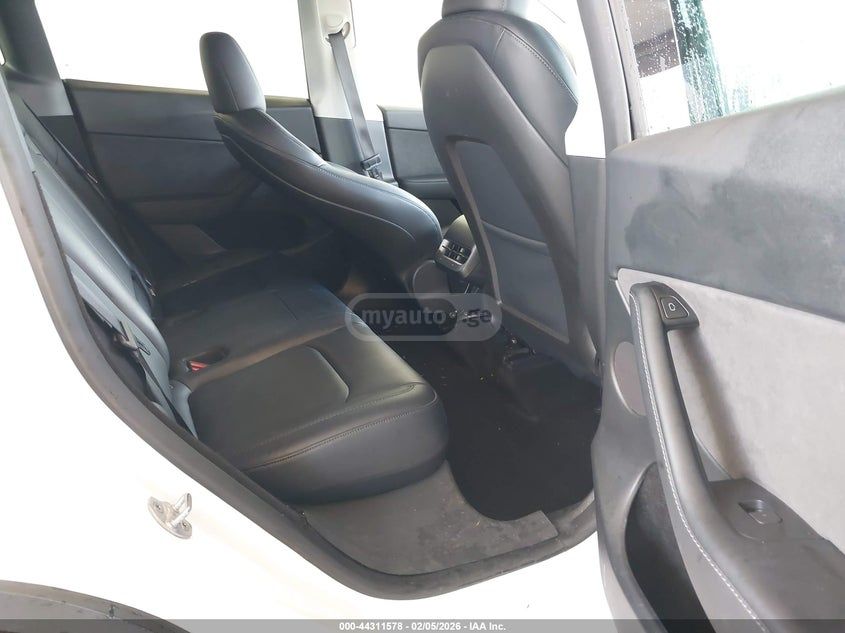 Tesla LONG RANGE DUAL MOTOR ALL-WHEE — миниатюра 8