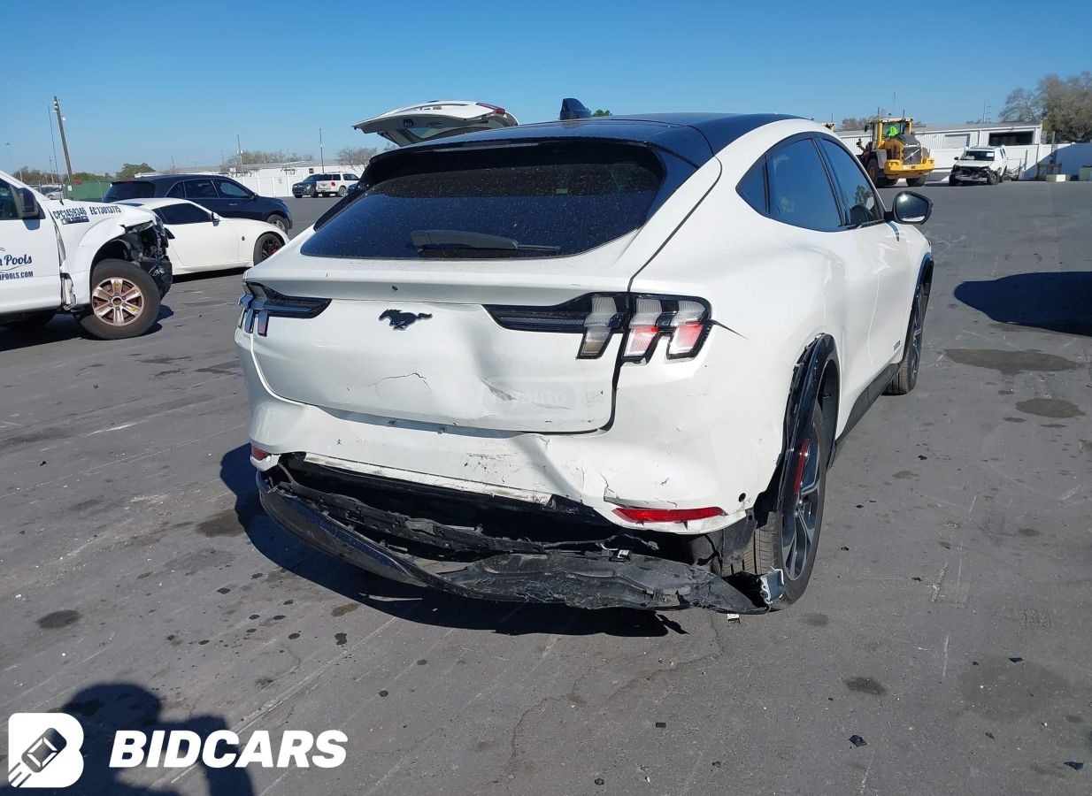 Ford Mustang Mach-E - фото 7