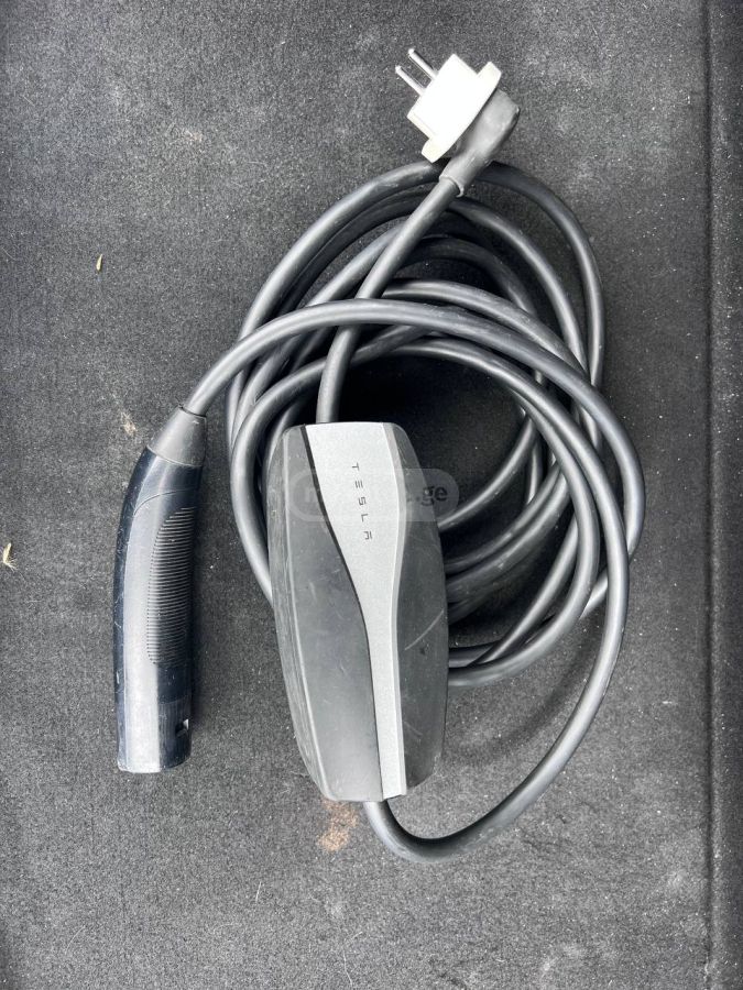 Tesla Model 3 - фото 12