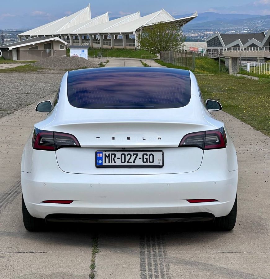 Tesla Model 3 - фото 5