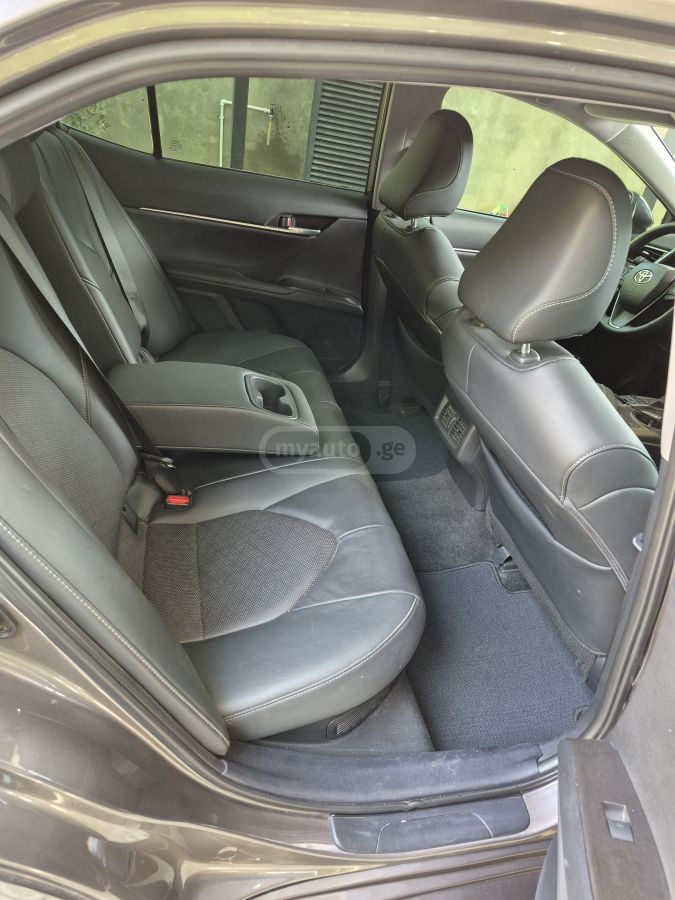 Toyota Camry - фото 10