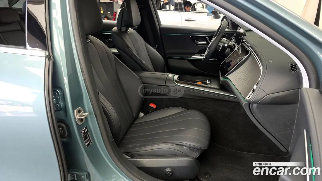 Mercedes-Benz E53 AMG 2024 — миниатюра 11