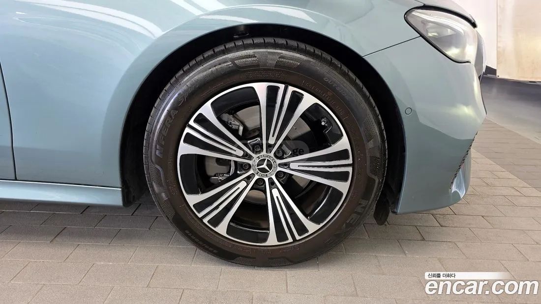 Mercedes-Benz E53 AMG 2024 — миниатюра 5