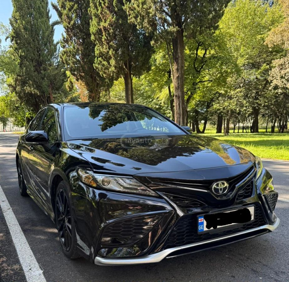 Toyota Camry - фото 3