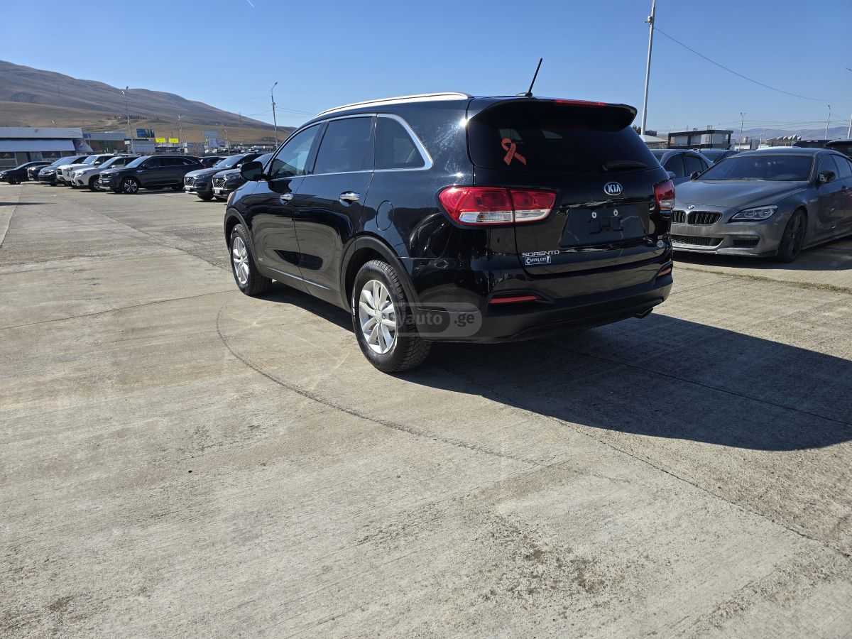 Kia Sorento - фото 2