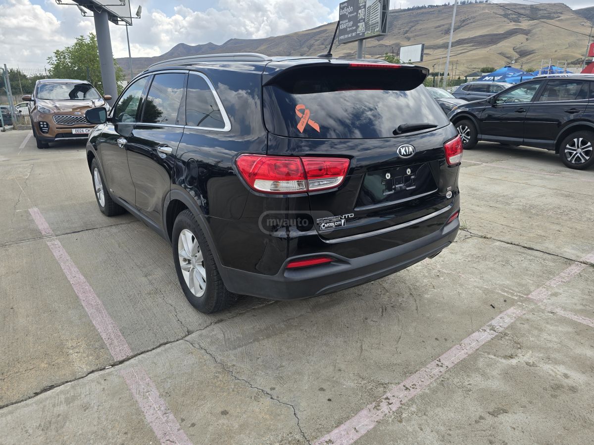 Kia Sorento - фото 7