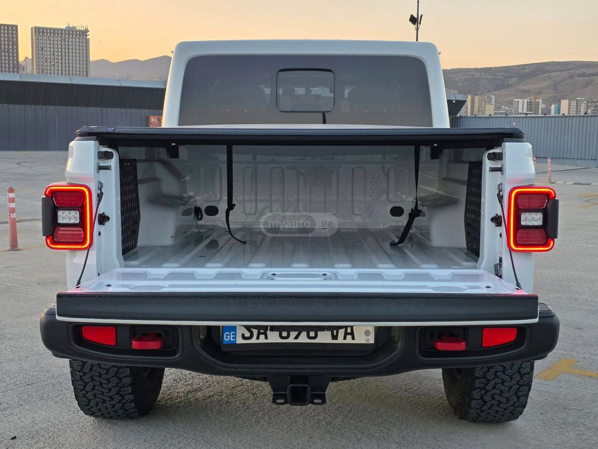 Jeep Gladiator - фото 6