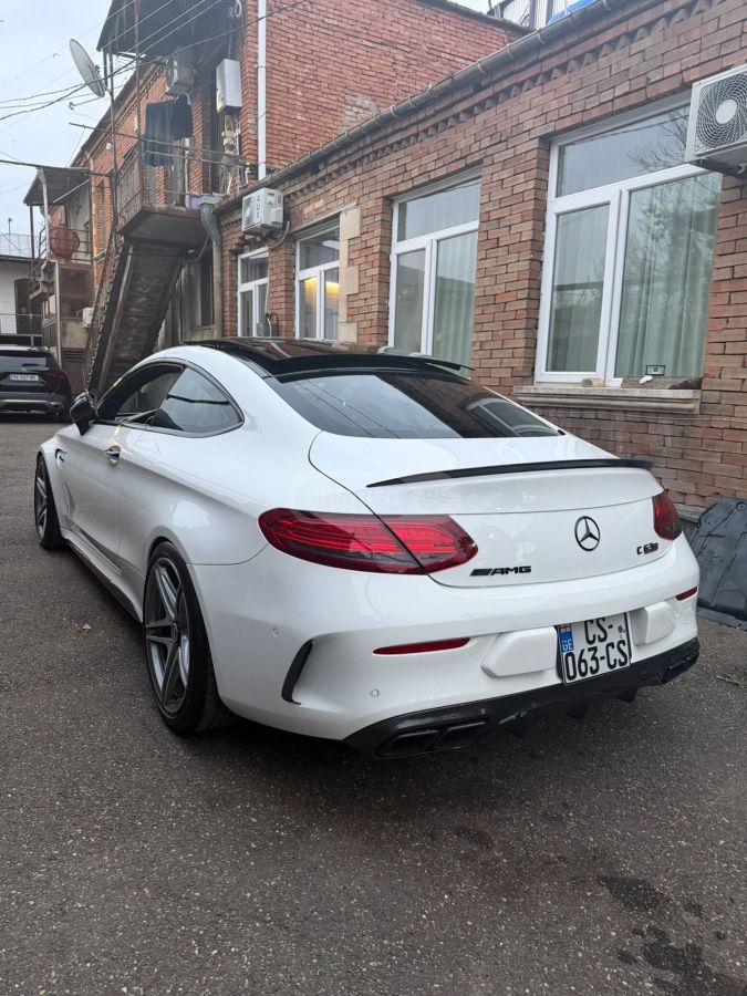 Mercedes-Benz C 63 AMG - фото 5