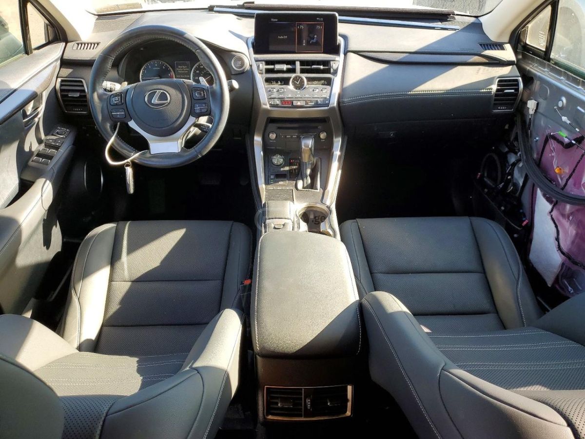 Lexus Base 4dr All-Wheel Drive CVT — миниатюра 8