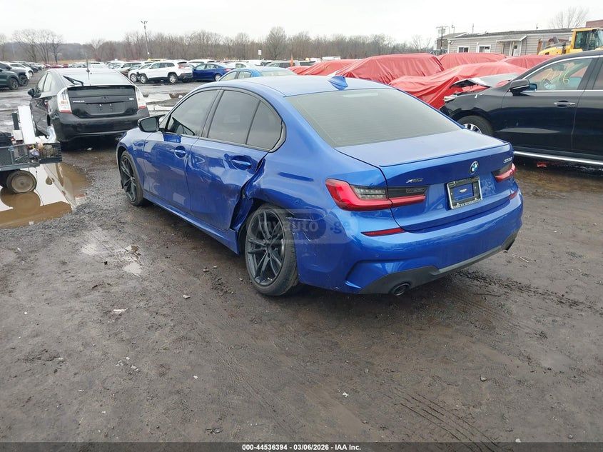 BMW xDrive 4dr All-Wheel Drive Sed — миниатюра 3