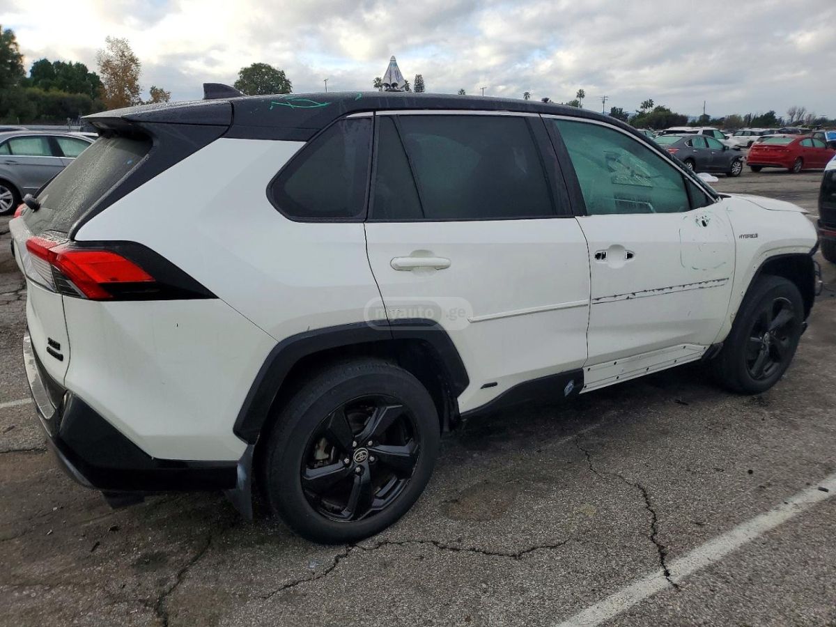 Toyota RAV 4 - фото 3