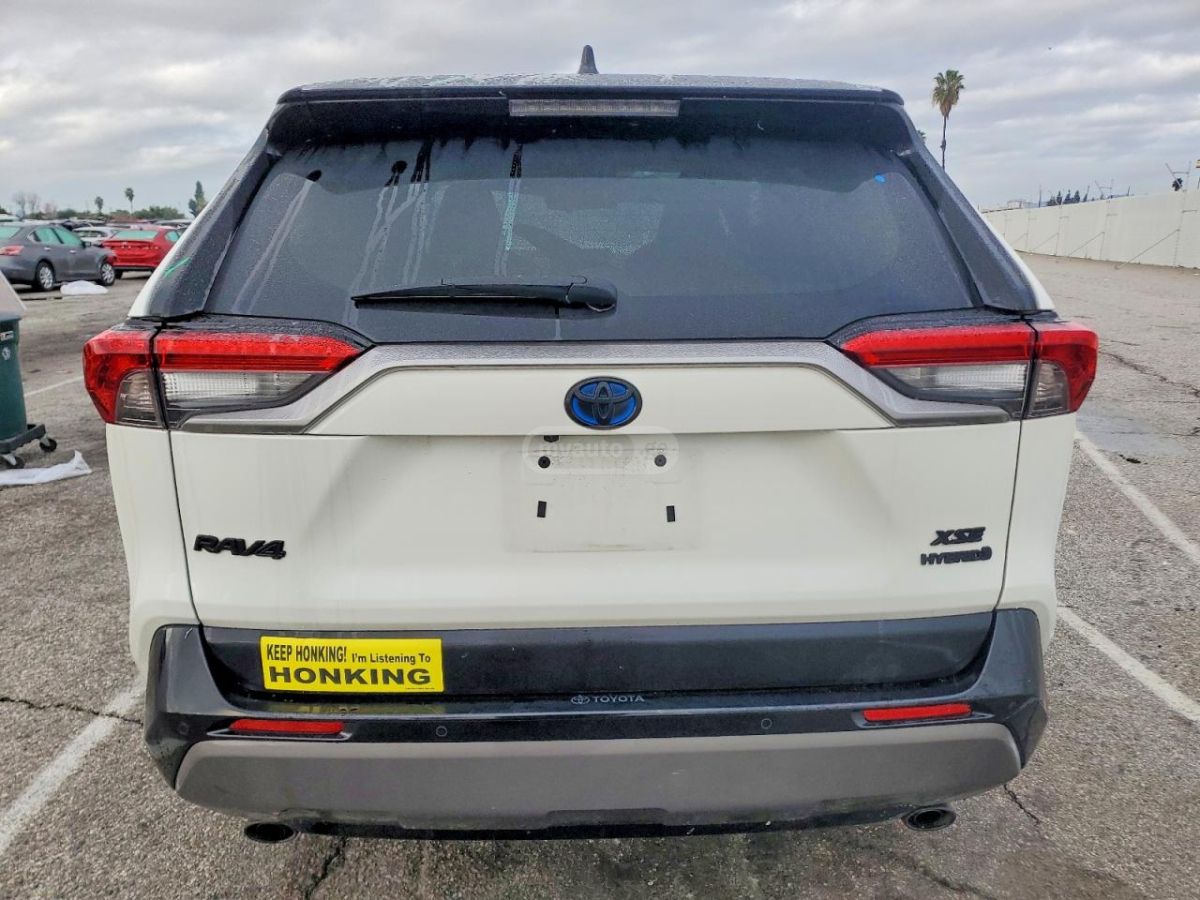 Toyota RAV 4 - фото 6