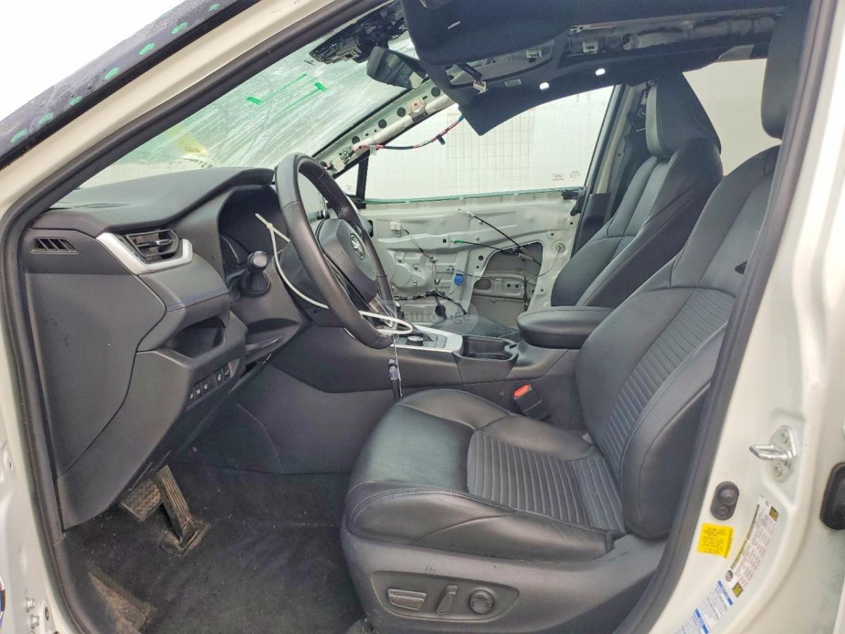 Toyota RAV 4 - фото 7