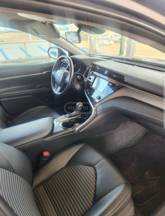 Toyota Camry - фото 3