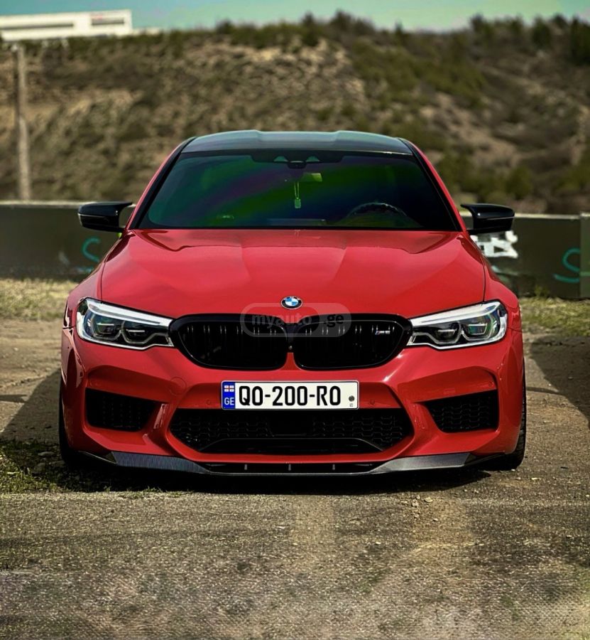 BMW M5 - фото 1