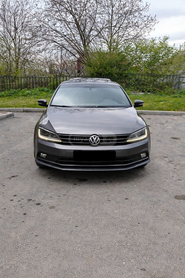 Volkswagen Jetta - фото 1