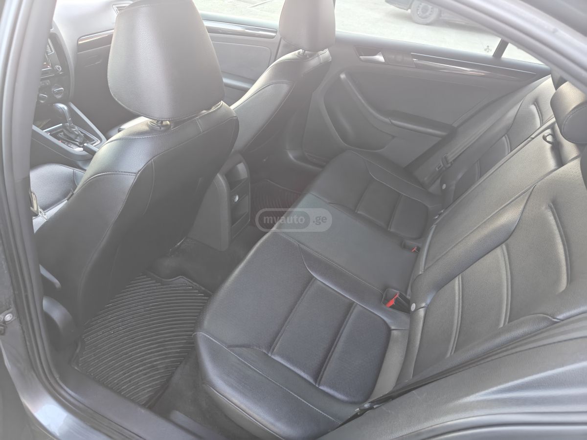 Volkswagen Jetta - фото 10