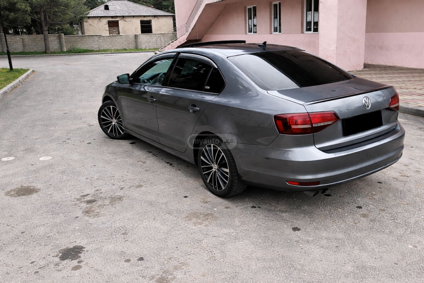 Volkswagen Jetta - фото 2