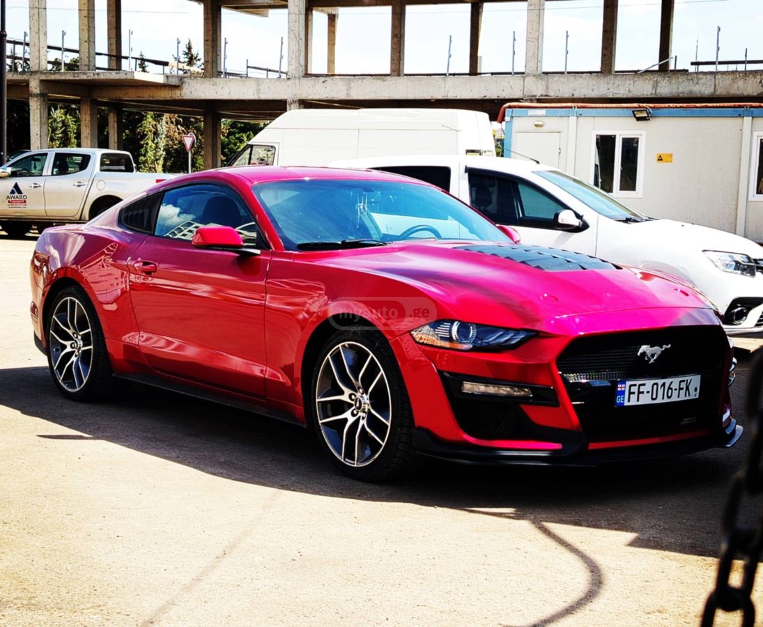 Ford Mustang - фото 1