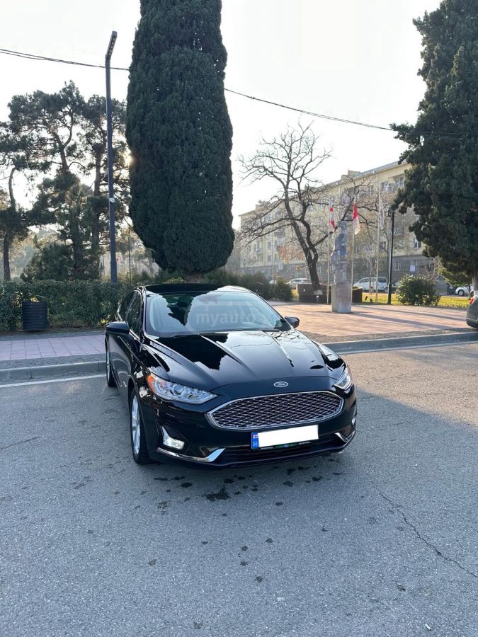 Ford Fusion - фото 1