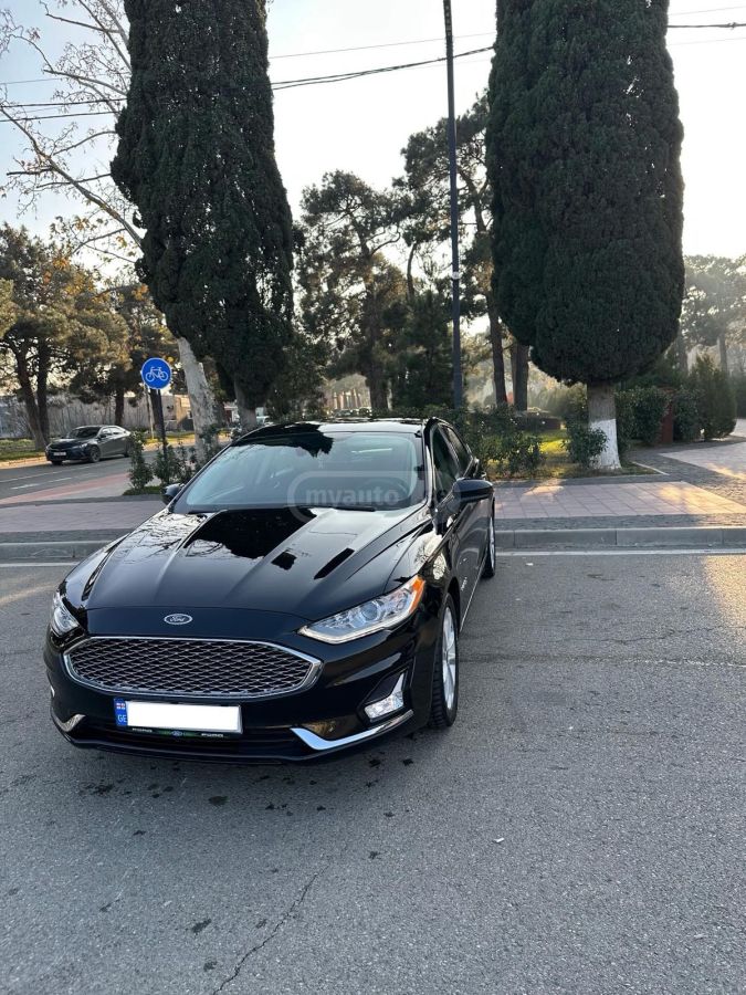 Ford Fusion - фото 2