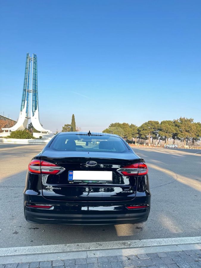 Ford Fusion - фото 4