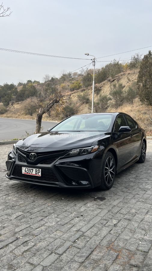 Toyota Camry - фото 2