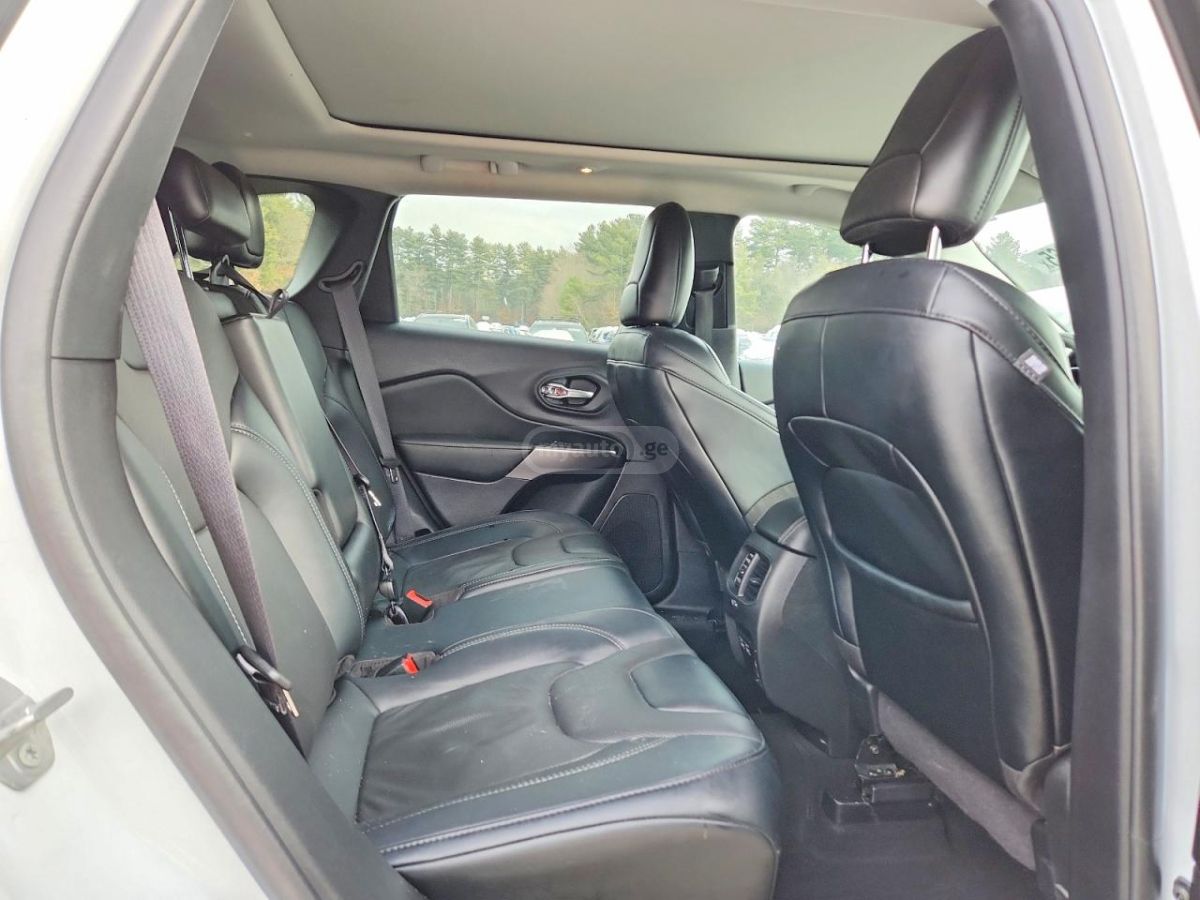 Jeep Cherokee - фото 11